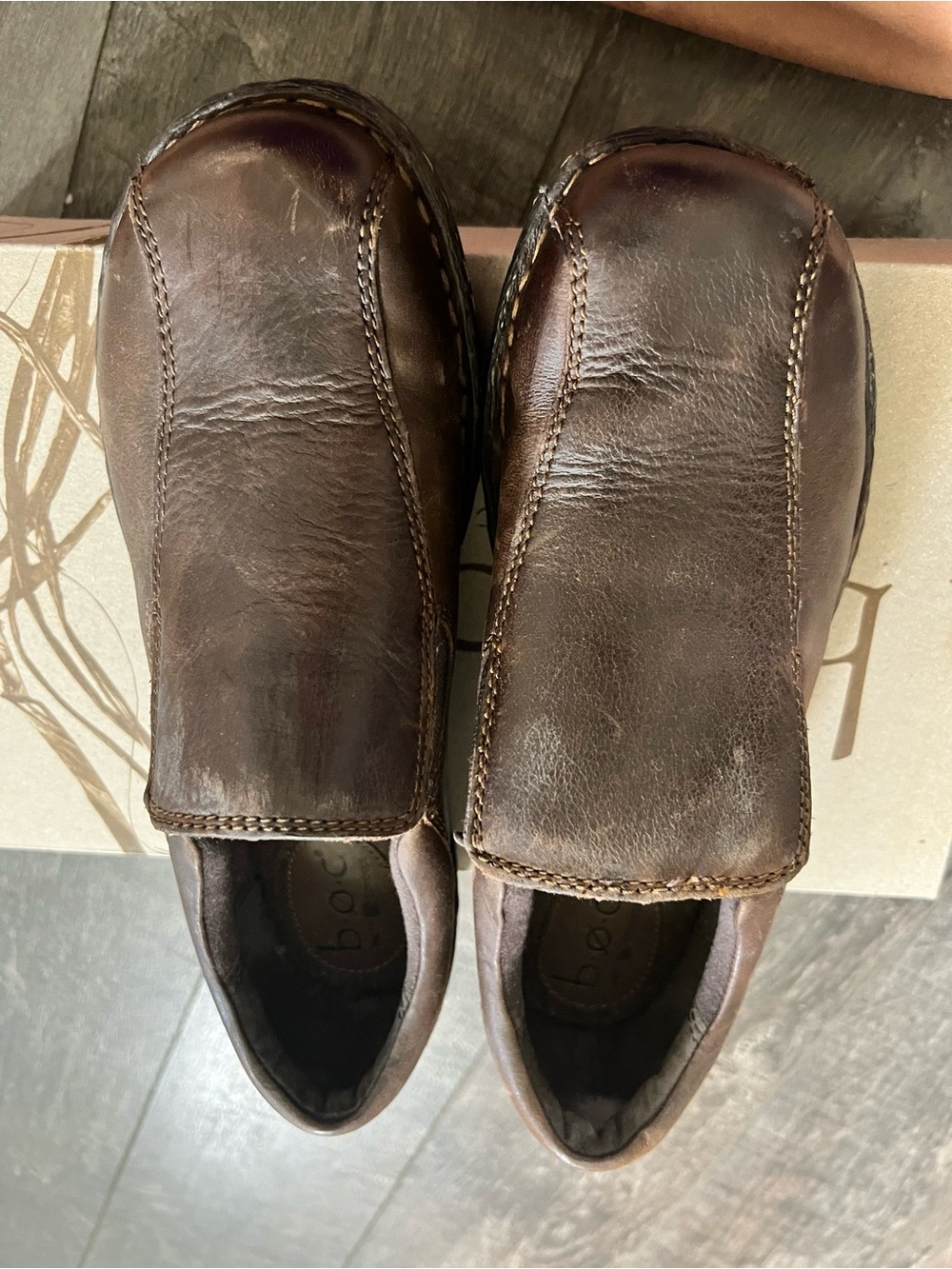 B.O.C. Women’s Born Concept Brown Leather Flat Shoes — Size 9